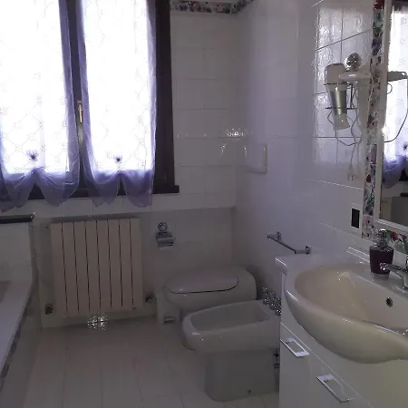 Bed and breakfast Le 3 Camelie Malpensa Vanzaghello